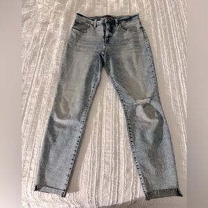 Lucky 🍀  Ava Light Wash Distressed Jeans Cropped